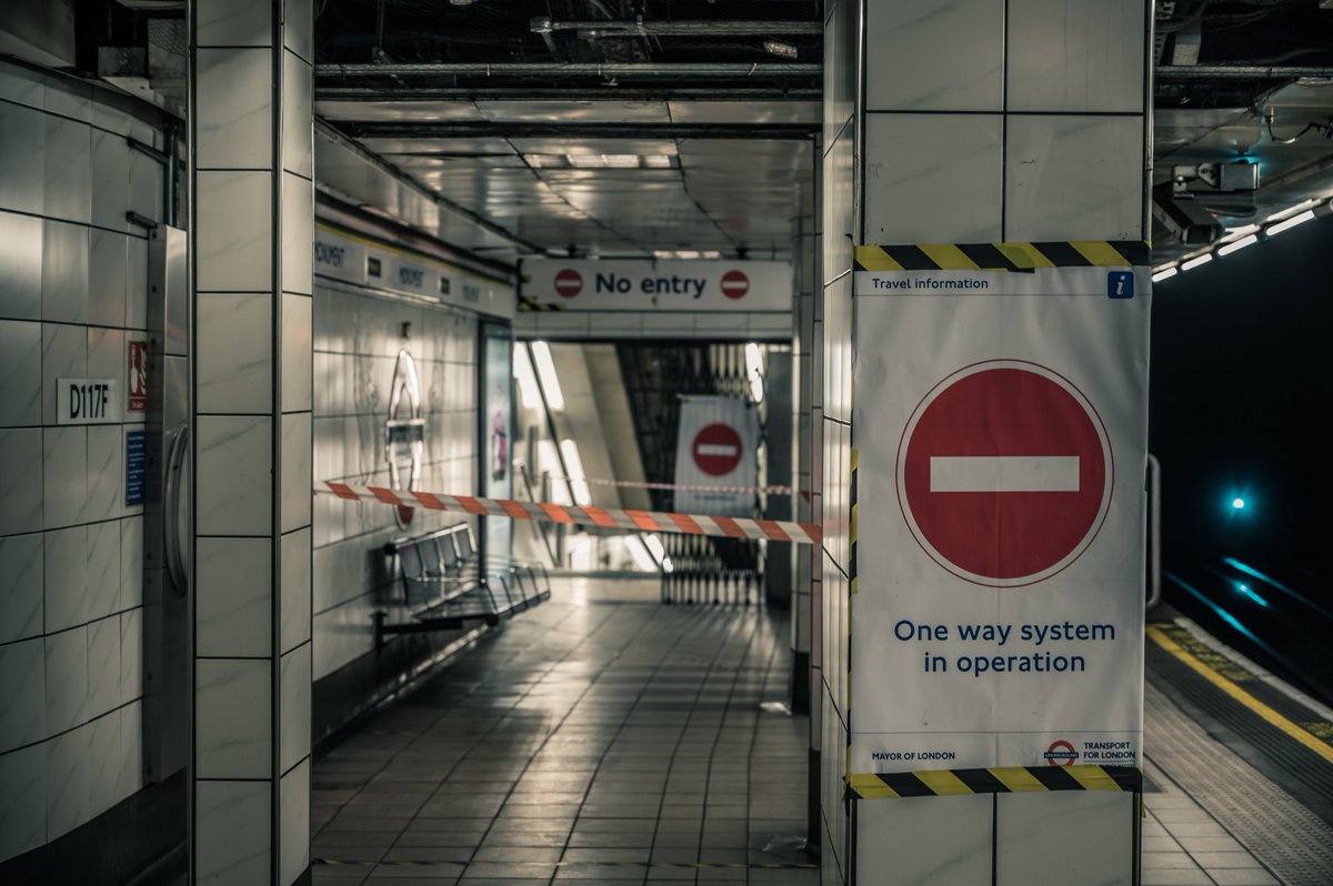 [THREAD]  #photooftheday 23rd July 2020: One way system https://sw1a0aa.pics/2020/07/23/one-way-system/