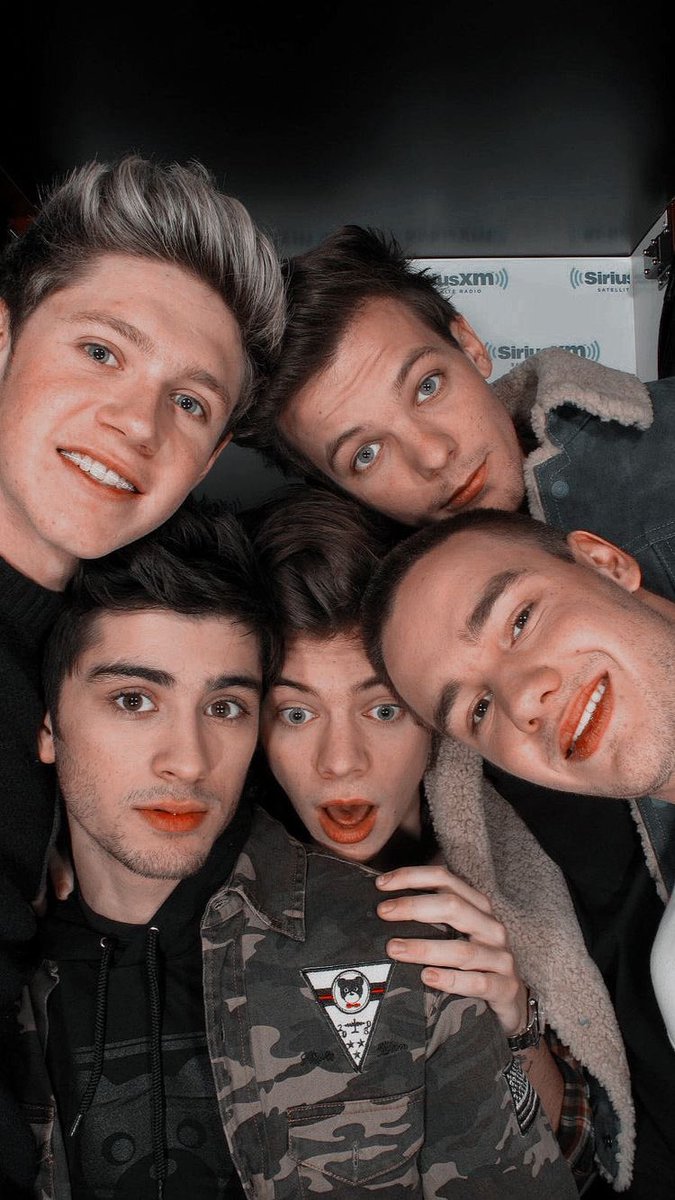 vintagehesx's tweet photo. a decade ago today the biggest boy band in the world was formed. i am so proud of you guys. you all have truly saved my life and i want to thank you. i love you all more than you will ever know. we are stronger than ever, happy 10 years one direction ♡ #10YearsOfOneDirection https://t.co/aEriMoatib