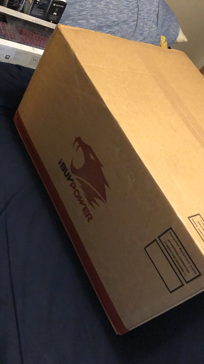 SlayerCalo3's tweet photo. Finally MY PC is here 😭😭😭😭 https://t.co/4TWqp6GgoV