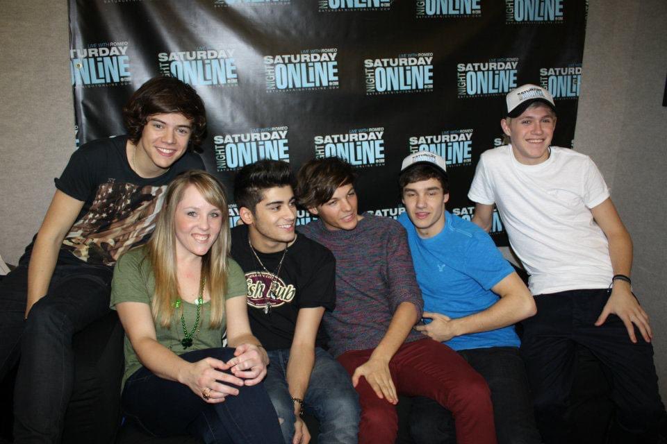 MostRequestLive's tweet image. Celebrating #TenYearsOfOneDirection and had to share these pics from @onedirection’s first American Radio interview with @OnAirRomeo on #SaturdayNightOnline 8 years ago! A night we will NEVER forget! #onedirection10years #OneDirection
