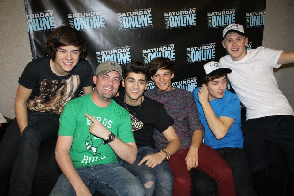 MostRequestLive's tweet image. Celebrating #TenYearsOfOneDirection and had to share these pics from @onedirection’s first American Radio interview with @OnAirRomeo on #SaturdayNightOnline 8 years ago! A night we will NEVER forget! #onedirection10years #OneDirection