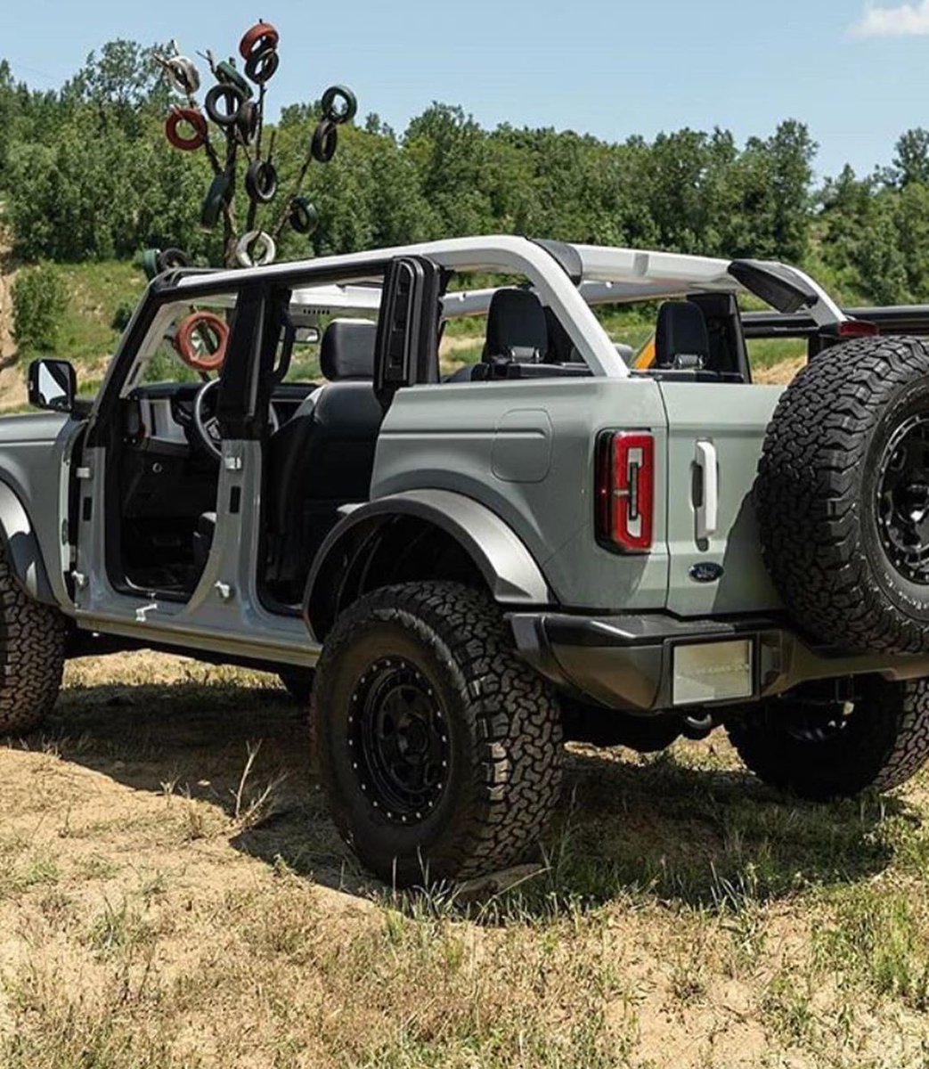 Ford Muscle tweet media