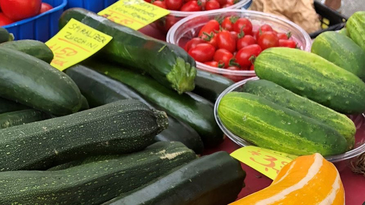 Hello  #FoodStudies20 Conference! I’m excited to be presenting about Farmers Market LIFE: Using participatory research to expand the customer base of  #FarmersMarket shoppers.  @UCANR  @PetalumaBounty  @VictoryGrower  @UCCESonoma  #CalFresh,  #EnvironmentalScan  #SNAPEdWorks