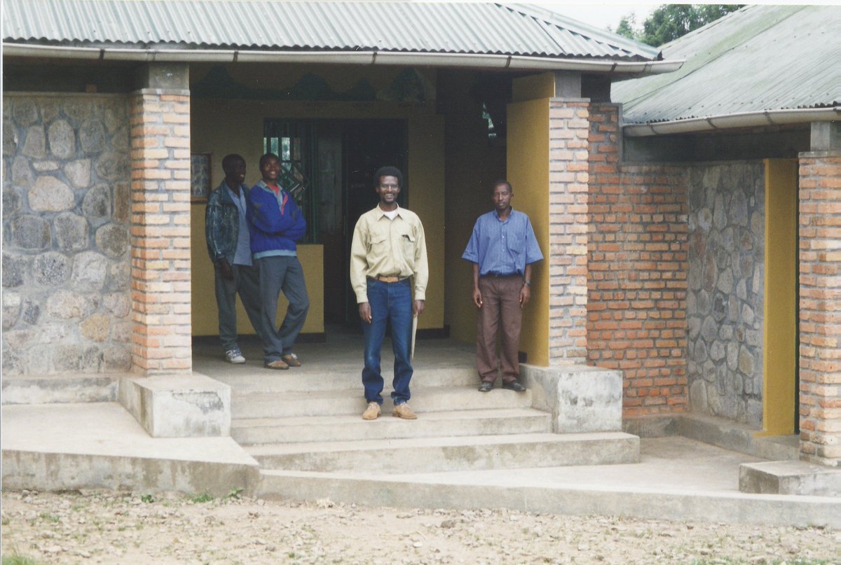 goldmanprize's tweet photo. #TBT to when Eugene Ratagarama (center, tan shirt) won the #GoldmanPrize for Rwanda in 2001 for #gorilla conservation. Read what Eugene is working on today: https://t.co/b8lCH8pLI1 https://t.co/Ca1tgGSBhR