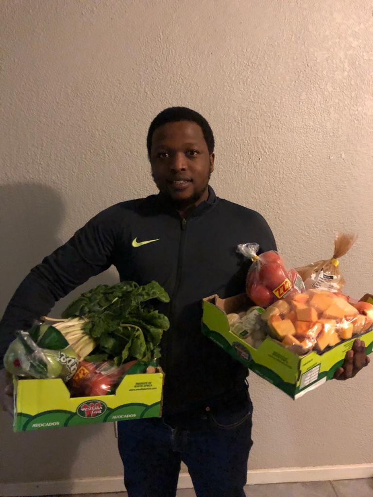 2freshE's tweet photo. Being a small business doesn't mean you cant offer your customers the convenience we've all become accustomed to...
Tap, Chip and pin, Swipe or Samsung
@Yoco_ZA is the plug 🔌
https://t.co/NEsoDcrQcZ
#FarmFreshQuality
#supportsmallbusiness https://t.co/86OPVjppNK