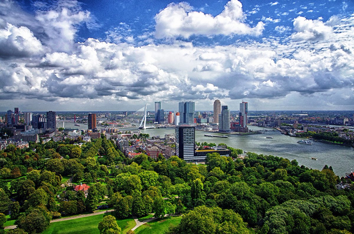 18/ Average green space cover is about 19% for 22 largest Dutch cities (~228 m2/ inhabitant). Similarly, per capita urban green space in Canberra and Greater Paris region is ~ 80 m2. Evidently, we are far behind Europe and America or other developed countries in this regard.