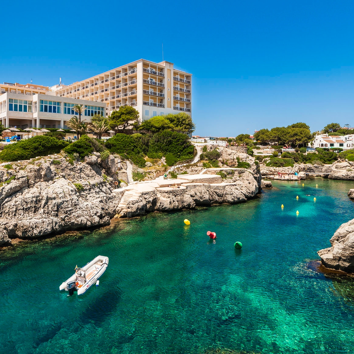 HotelesGlobales's tweet photo. El Globales Almirante Farragut vuelve!! Abrimos el próximo sábado 24 de Julio!!! 😍 Esperamos volver a veros a todos!!
https://t.co/vl80VXyFnK
#menorca #menorcaparadise#seaviews #seaviewhotel #seasideview #seasideviews #vacaciones https://t.co/Afq8hH75fQ