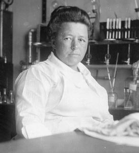 MGHPathology's tweet photo. In the 1910s, @MGHPathology Chief Dr. Wright fostered the area of Clinical Chemistry, led by the team of Drs. Otto Folin & Willey Denis.
Dr. Willey Glover Denis (๐ธ), assistant chemist, was the first woman to be elected a member of the @MassGeneralNews staff. #PathThrowback #TBT https://t.co/4MyJA8XbR7