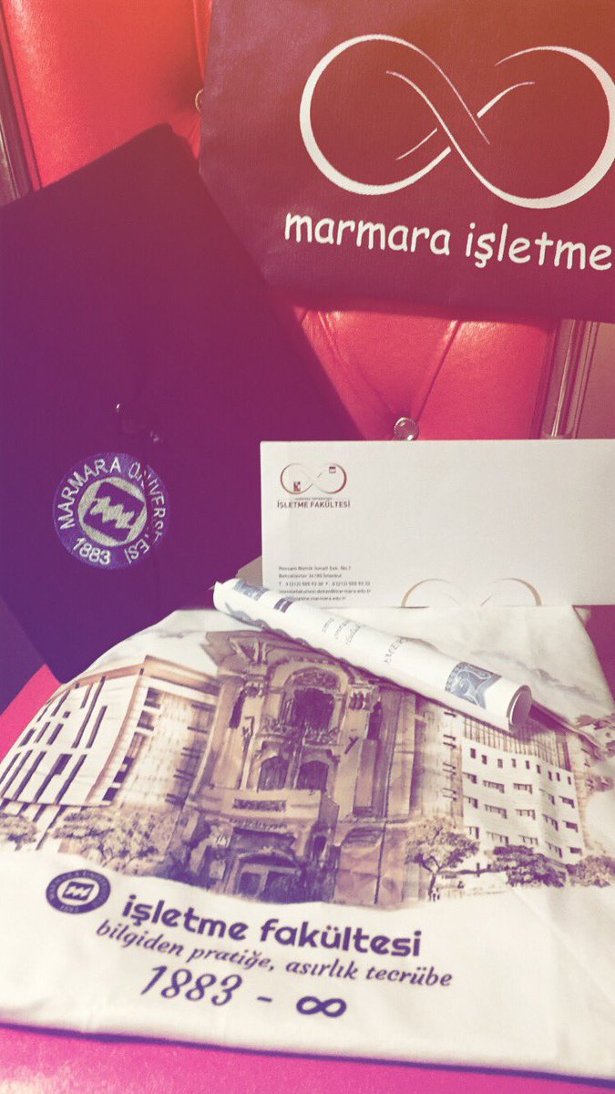 Böylesine ince düşünülmüş bu güzel hediye için çok teşekkürler. 🌸<a href="/MarmaraIsletme/">MÜ İşletme Fakültesi</a> Geçen sene mezuniyetten sonra kepimi takıp ofise geleceğim diyordum; kepim ofise geldi 😂