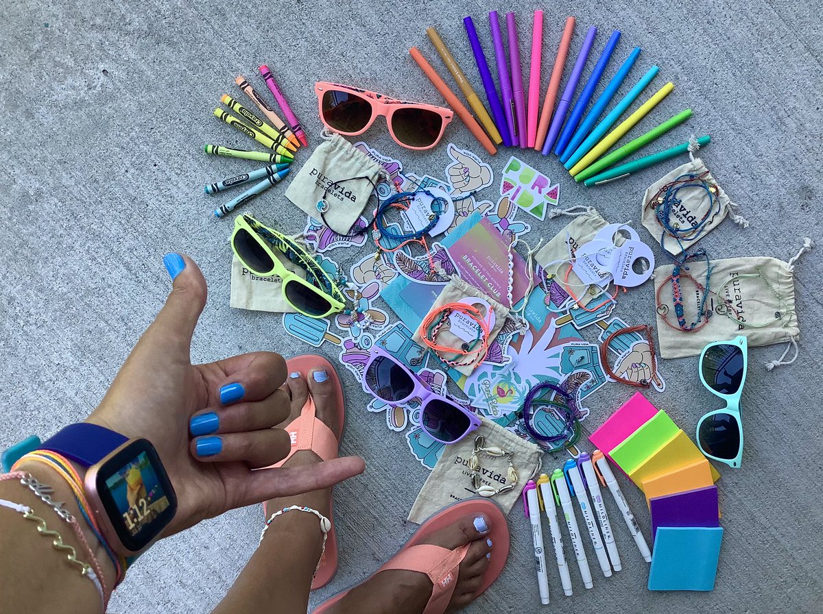 HeyItsMeMissJT's tweet photo. These are a few of my favourite things. #SummerVibes #SurferStyle @Crayola @puravidabrac @PaperMate @ZebraPenCanada @PostitCanada @StaplesCanada #AintNoShameInMyGame #WorkLearnCreate Summer never looked so good! βοΈπππ΄πΈ ππ₯ππ§‘π https://t.co/9tWSjdIJdy