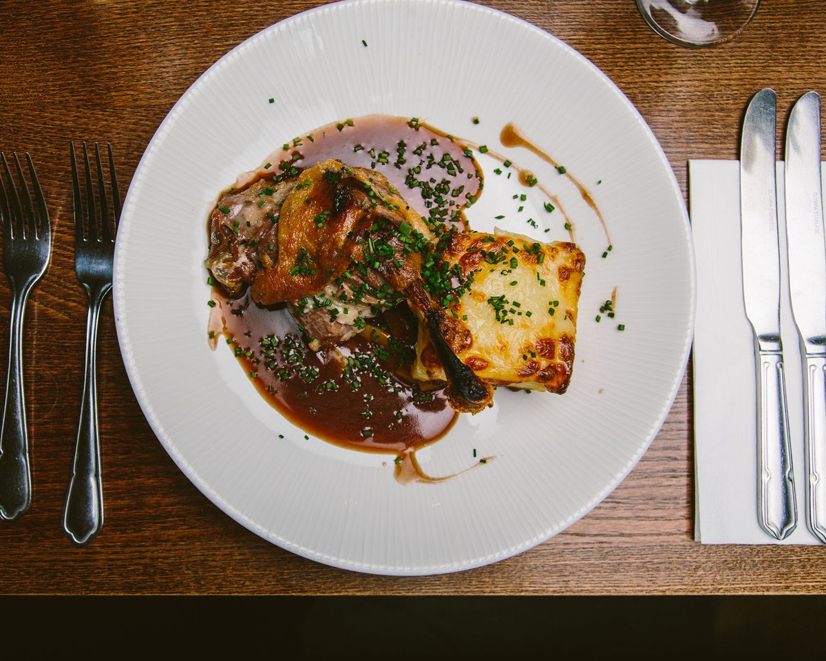 Rustiqueyork's tweet image. 'CONFIT DE CANARD'
Slow roasted duck leg served on dauphinoise potatoes, green beans and redcurrant sauce..
.
The perfect dish for a gloomy evening! 
.
We've a few tables available over the coming weekend, please call to book!
.
#Rustique #EatYork #York #FrenchRestaurant
