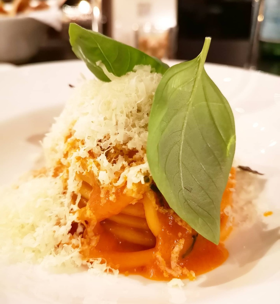 Frbarberini's tweet photo. La vita è una combinazione di pasta e magia. (cit)
Grazie chef Damiano Nigro per questo magico spaghetto al pomodoro!
Life is a combination of pasta and magic. (cit)
Thank you chef Damiano Nigro for this magical spaghetti al pomodoro!
#cuochiedintorni… https://t.co/IB132c3njB https://t.co/FKSGXKLjbX