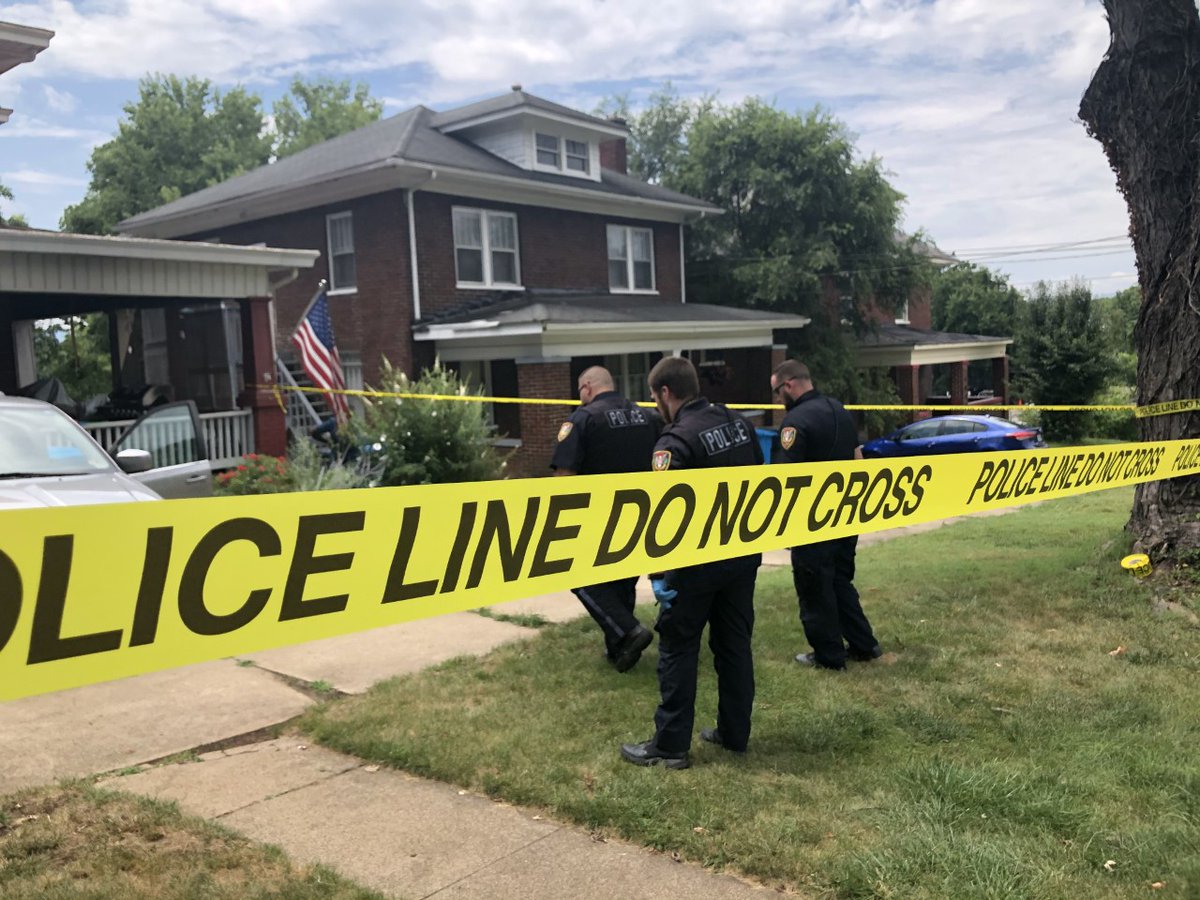 Roanoke police investigating after reports of gunfire on Patterson Avenue.  <a href="/WDBJ7/">WDBJ7</a> <a href="/AnnTaylorTV/">Ann Taylor</a>  is checking into it.