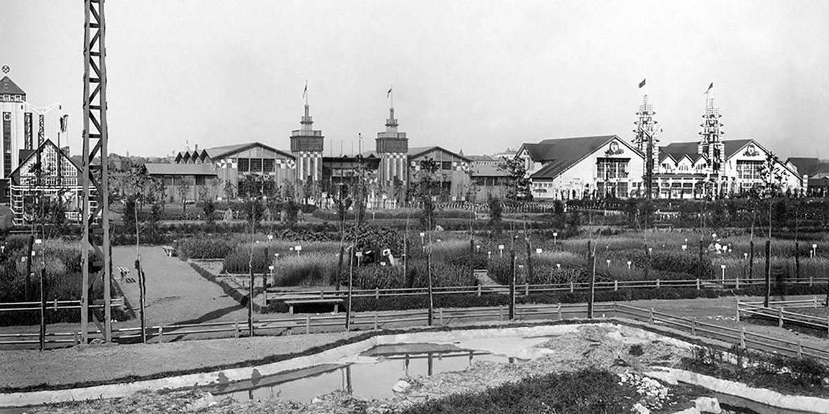 moscowgov's tweet photo. VDNKh in 1923. The first exhibition.

#Moscow #history #oldphoto #VDNKh #culture https://t.co/EEQNNHZKiO