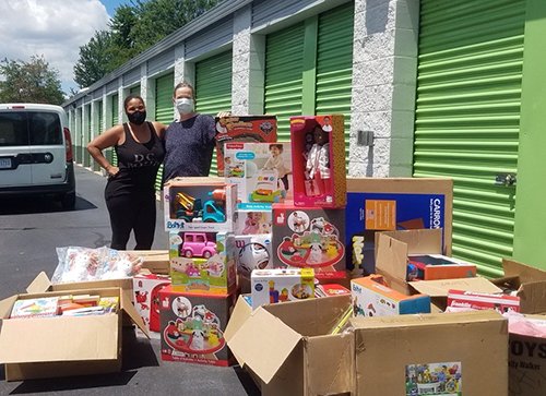 Playtime Project (@projectplaytime) on Twitter photo Huge thanks to Playtime board member Ann Gray and her friend Valerie Johnson, who connected us to <a href="/Good360/">Good360 Non-Profit Org.</a>, which coordinated a donation from <a href="/KEYSinDC/">KEYS forthe Homeless</a> and Child's Play Toys and Books. We received lots of brand new toys for kids in our partner shelters. bit.ly/Play-Equity Huge thanks to Playtime board member Ann Gray and her friend Valerie Johnson, who connected us to <a href="/Good360/">Good360 Non-Profit Org.</a>, which coordinated a donation from <a href="/KEYSinDC/">KEYS forthe Homeless</a> and Child's Play Toys and Books. We received lots of brand new toys for kids in our partner shelters. bit.ly/Play-Equity