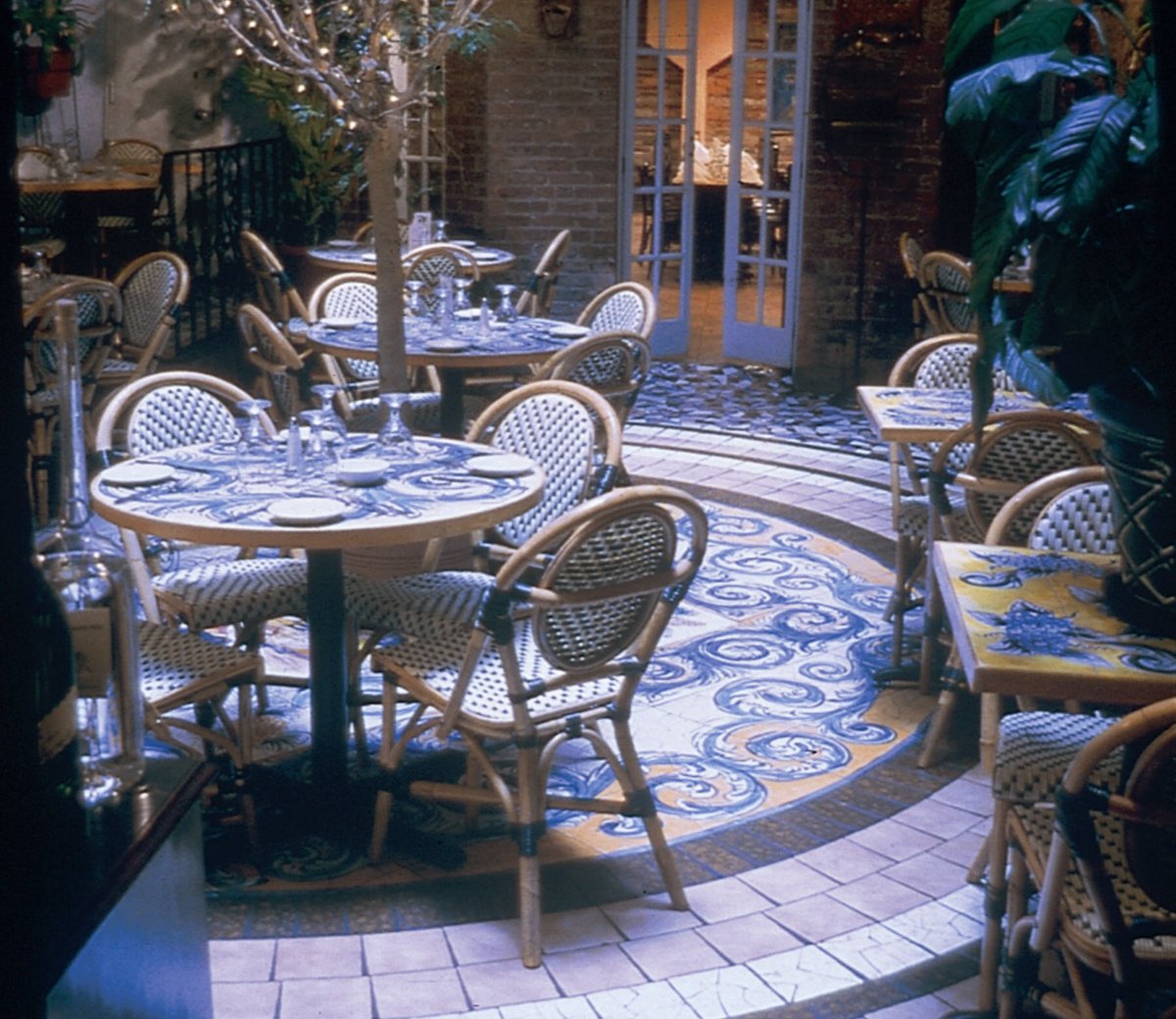 In 2002, our very first client was Trattoria Dopo Teatro, in NYC's Theater District. The crown Secret Garden on the restaurant's lower level hosted weddings, wine dinners & special events. #TBT #italianrestaurants #nyc #theaterdistrict #specialevents #publicrelations #3RCommNYC