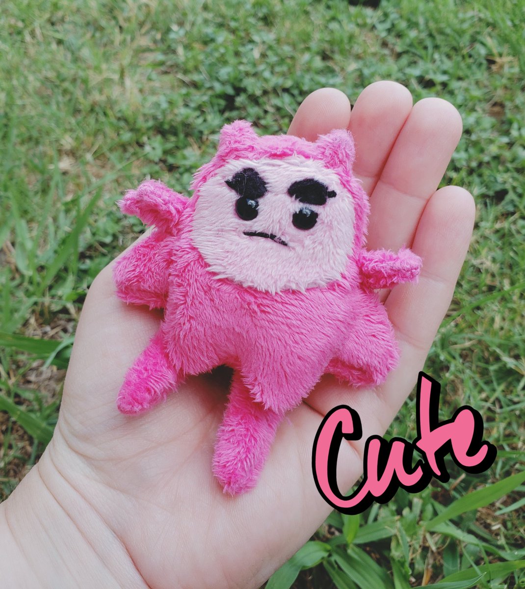 _radtastical's tweet photo. Do u ever stay up till 2am making an itty bitty Clickyclaws? Haha me either...

I really wanted to make the original flavor but I didn't have the right colors on hand so here's a gleamy!
#ooblets #oobletsgame https://t.co/Osk8pYYo0N