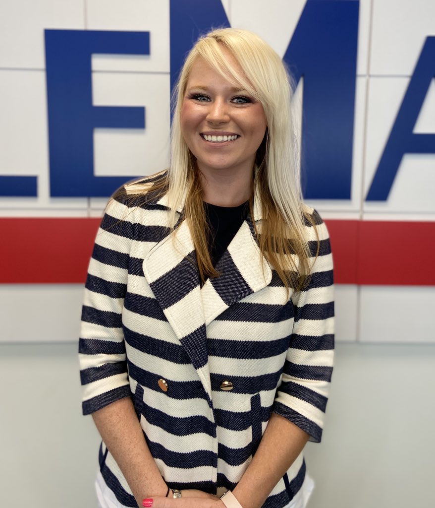 Venita2113's tweet photo. Excited to welcome Stephanie Posey to the TITLEMAX Family as our new store manager at TITLEMAX in Haleyville Alabama!!! Welcome to the team!! @TMXCompanies @TMXCareers @OBielss @ted_helgesen @richstacy@ChuckStmx @frankeller0914 @Stephan58460559 https://t.co/AGrbxjz5fs