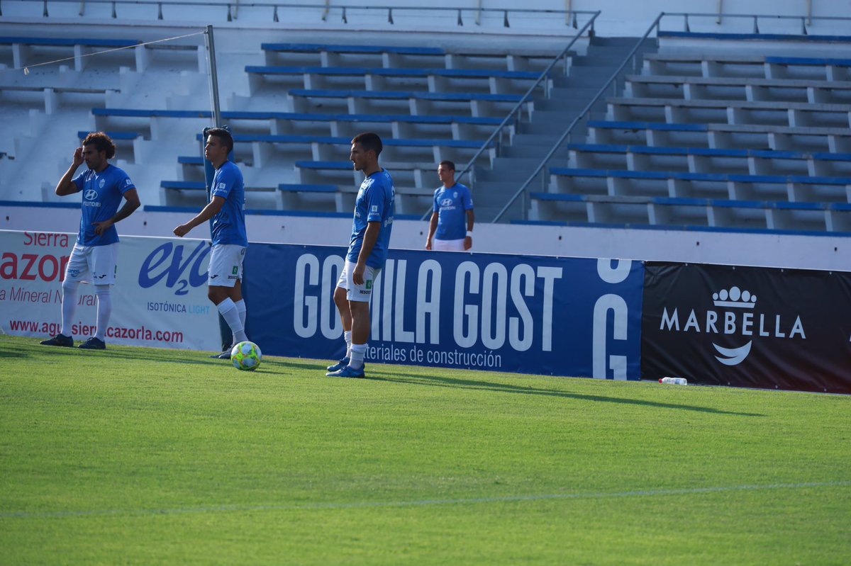 atleticbalears's tweet photo. 🔥 ¡Mucho calor, calentamiento acabado!

⏰ Esto arranca en 10’ y nos jugamos pasar a la final 🆚 @ue_cornella 

#ATBCornellà
#ALASEGUNDA ⚪️🔵 https://t.co/etmse8gfCD