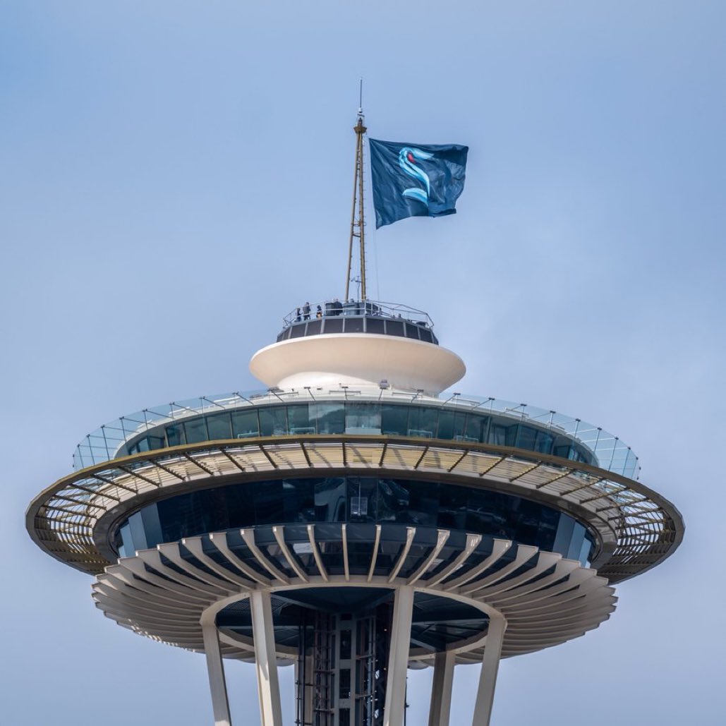 Sports On Tap Seattle The Seattle Kraken Flag Is Flying On The Space Needle T Co Vqllcxda8z Twitter