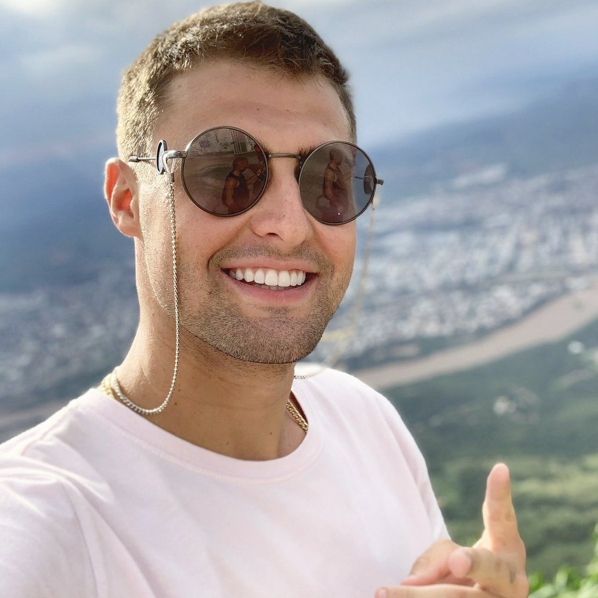 pedro_mypride_'s tweet image. Meu lindo.
#MPN #REZENDEEVIL