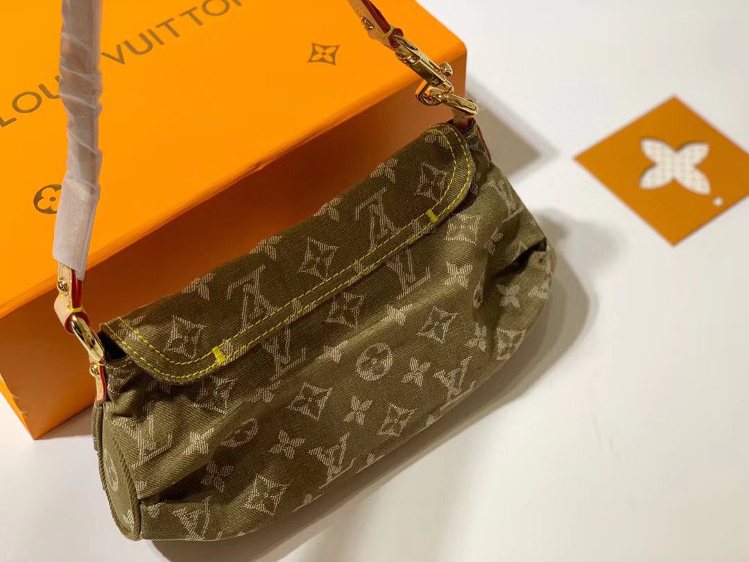 Bratz Closet on X: Louis Vuitton Pleaty Green (Pink, Blue Jean) Monogram  Mini Denim Shoulder Bag 💎Seen on Kylie Jenner 🔥Available in 3 different  colors 🥳Free DHL Shipping 👉Discounts on Bundles! Message