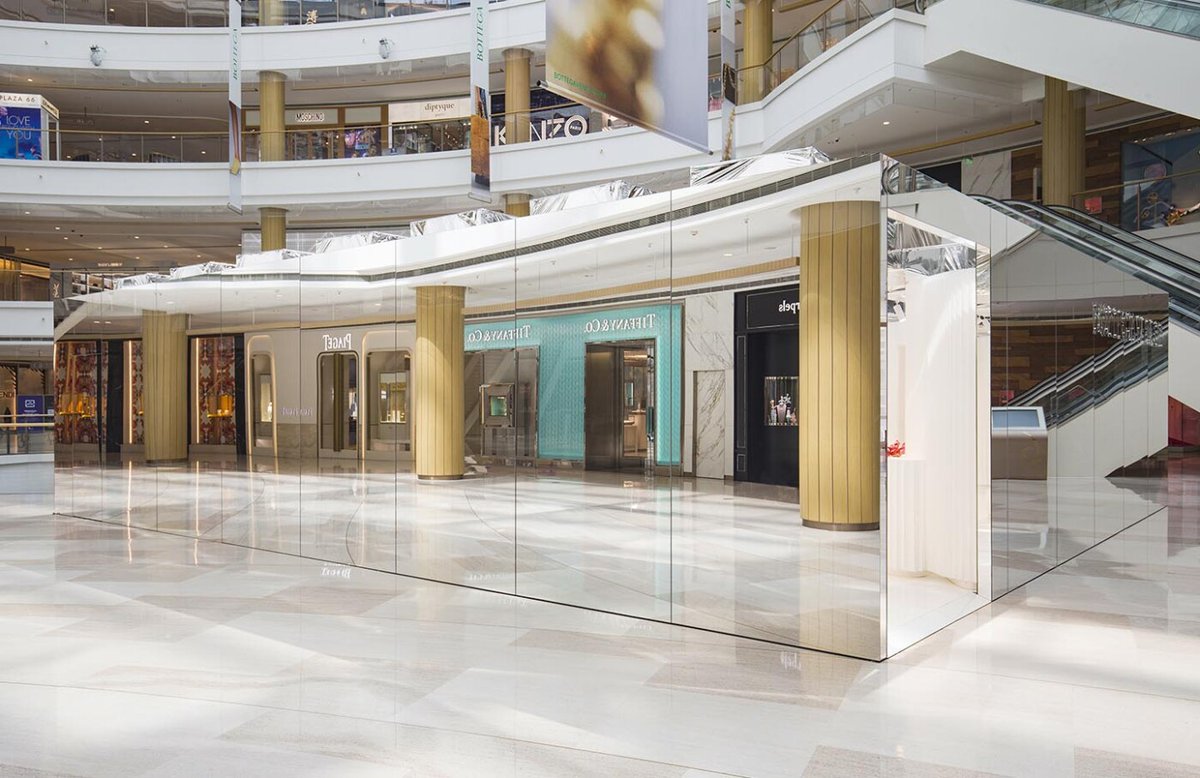cppluxury's tweet photo. ‘The Invisible Store��, Bottega Veneta’s new and dynamic pop-up concept in Shanghai
https://t.co/5RcL3mwBWA
#BottegaVeneta #InvisibleStore #popup #luxury #luxuryfashion #newopening #innovative #concept #Shanghai #Kering @KeringGroup https://t.co/yKfqb0nQ2R