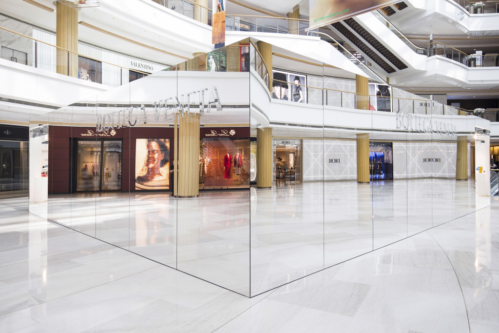 cppluxury's tweet photo. ‘The Invisible Store��, Bottega Veneta’s new and dynamic pop-up concept in Shanghai
https://t.co/5RcL3mwBWA
#BottegaVeneta #InvisibleStore #popup #luxury #luxuryfashion #newopening #innovative #concept #Shanghai #Kering @KeringGroup https://t.co/yKfqb0nQ2R