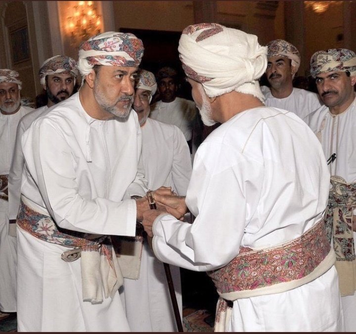 FahadGhafri's tweet photo. (... لذلك، فإننا ندعوكم مجددا، من أجل عُمان المستقبل، إلى المزيد من التعاون والتضامن، والتساند والتعاضد، والتفاهم والتلاحم، والحب والإخاء). #قابوس_بن_سعيد
#23_يوليو_المجيد
#يوليو_بدون_قابوس #يوليو_المجيد https://t.co/CIFGTdpCU5