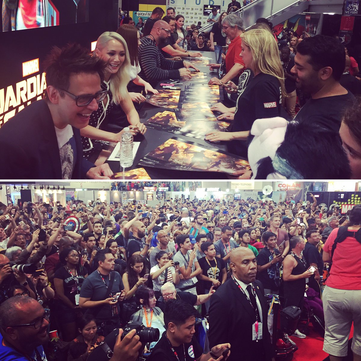 oops, that's 2015 above! 2016 was one of my favorite's  #WomenOfMarvel panel as we were joined by the  #LadiesOfSHIELD! And more epic signings at the booth!