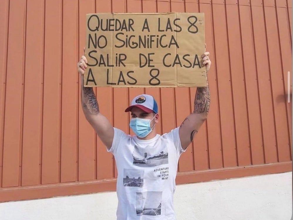 jotakana's tweet photo. Normalicen la puntualidad. https://t.co/Ww8JEezs2p