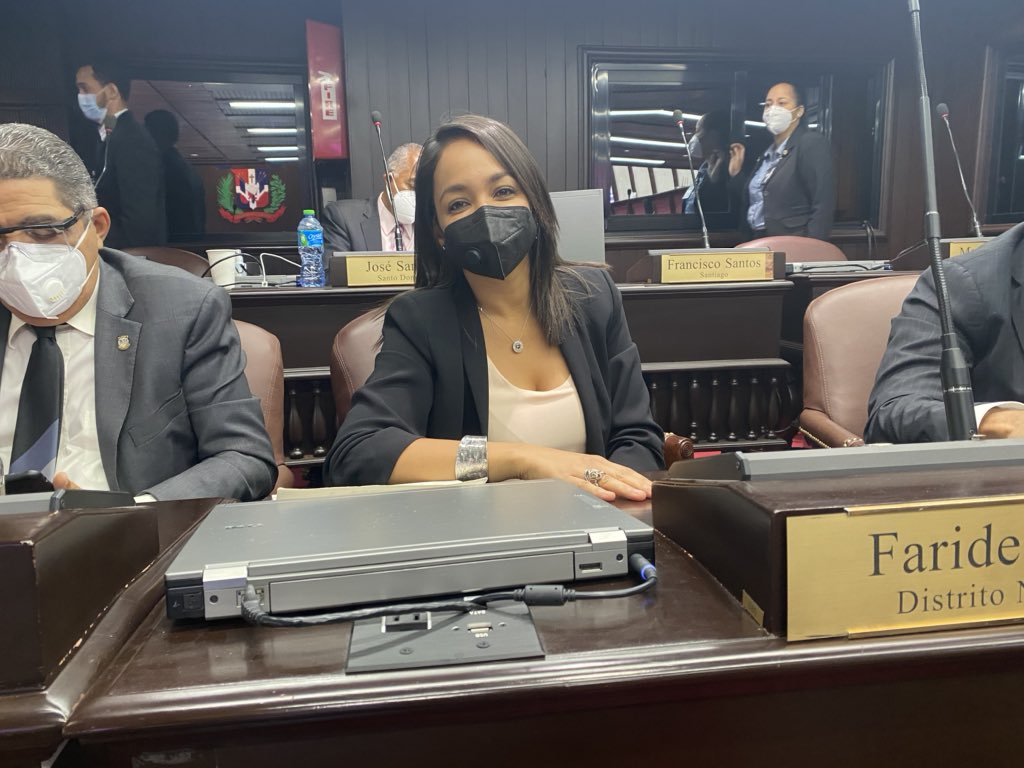 FarideRaful's tweet photo. Hoy es mi último día en la @DiputadosRD me voy con la satisfacción del deber cumplido. Agradecida de los electores de la Circ. 1 del D.N., q hace 4 años depositaron su confianza en nuestra representación, con la votación más alta del D. N.  Gracias por acompañarnos! https://t.co/fefLLITK0U