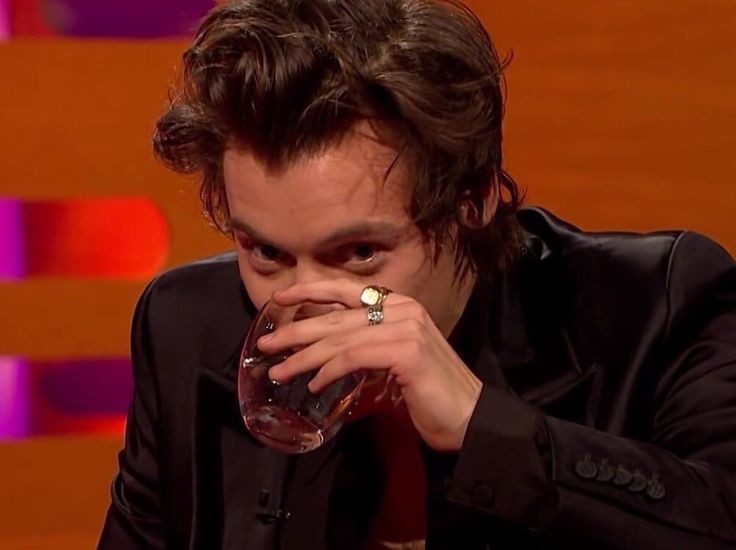 alelzl_'s tweet photo. para todos aquellos que se están quejando de todas las directioners en las redes sociales lamento decirles que se nos viene toda una semana de contenido y miles de tweets así que agarrense
#10YearsOfOneDirection #DIRECTIONERSBREAKTHEINTERNET https://t.co/DtaSnxnPzd