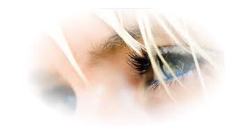 Adımlarını takip eder yüreğim,♥️

Benim senden başka yolum yok. 

Her köşe başında sana çıkar 

    ♥️kalbim 
___benim senden başka 

sevebilecek bir aşkım yok.