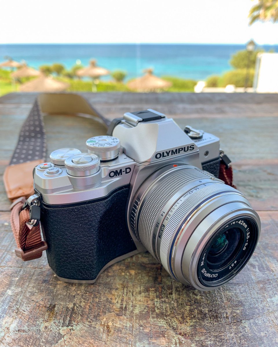 ‼️SORTEAZO‼️ De una cámara OLYMPUS OM-D E-M10 Mark III como la nuestra!! Más el objetivo M.Zuiko 14-42 mm!! 📸Toda la info en nuestro perfil de Instagram 👉 instagram.com/p/CC_nEhanzQ6/