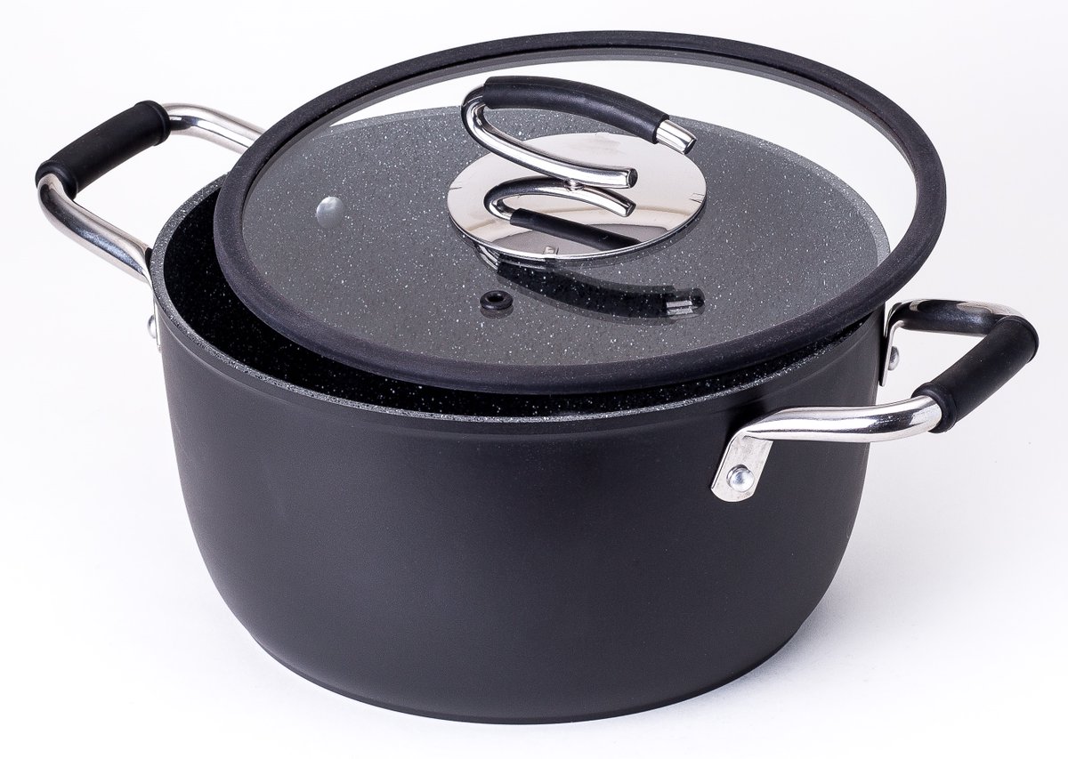 DaTerraCucina's tweet image. Our 5Qt Dutch Oven is on sale! Both on Amazon and on our website. daterracucina.com/product/5-quar… #dutchoven #cookwareupgrade #homecooking #italiansdoitbetter