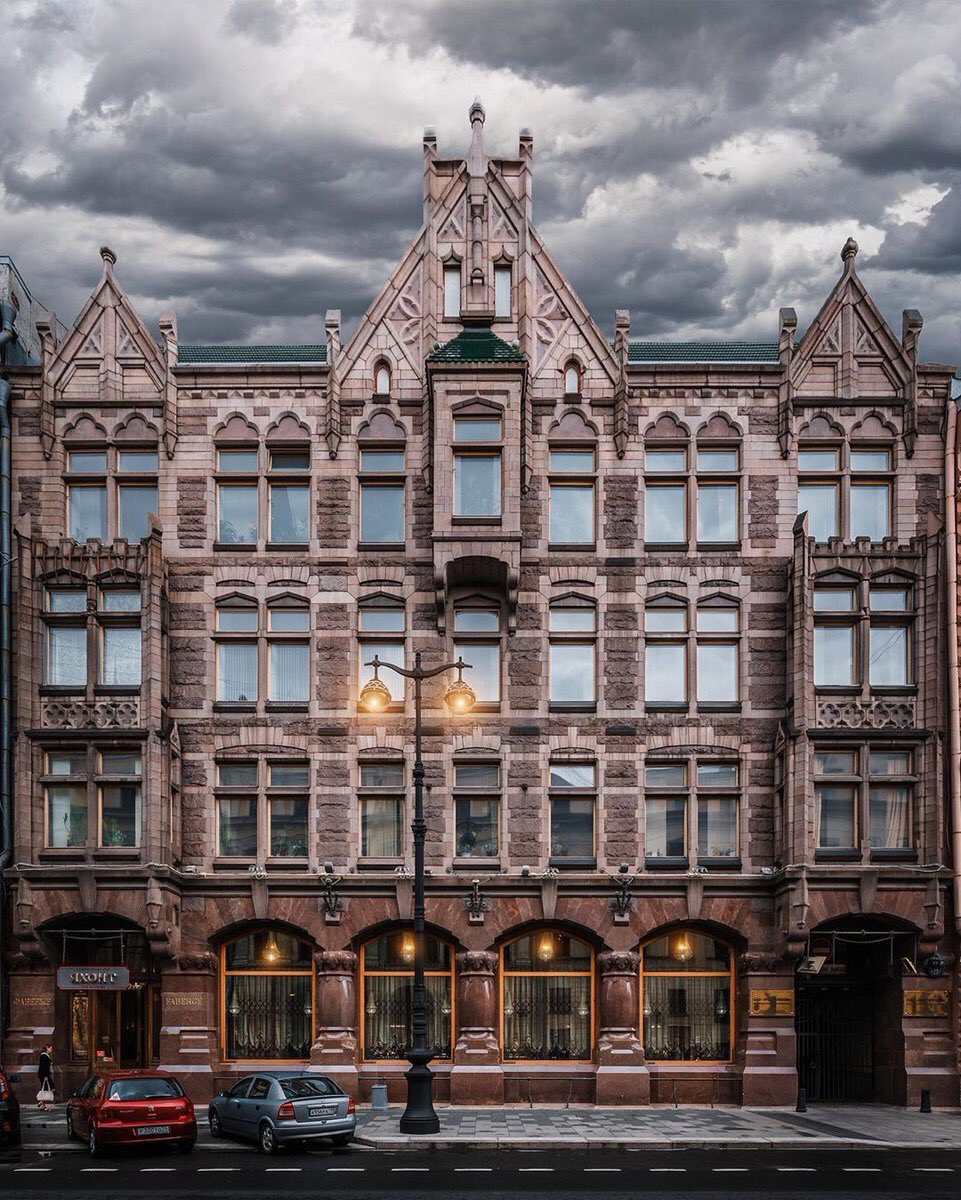 #BEFORE: The House of Fabergé at 24 Bolshaya Morskaya, Saint-Petersburg, about 1910.⠀

#TODAY: The Yakhont jewellery shop at 24 Bolshaya Morskaya, Saint-Petersburg, about 2019.

#history #faberge #russia