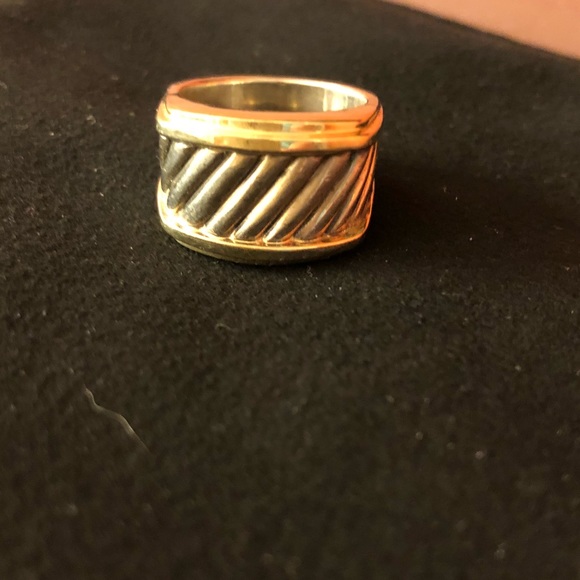 sdgovernale's tweet photo. So good I had to share! Check out all the items I'm loving on @Poshmarkapp from @HSchughart #poshmark #fashion #style #shopmycloset #fewmoda #davidyurman #alc: https://t.co/qcimwiTR1q https://t.co/o98urHt0VD