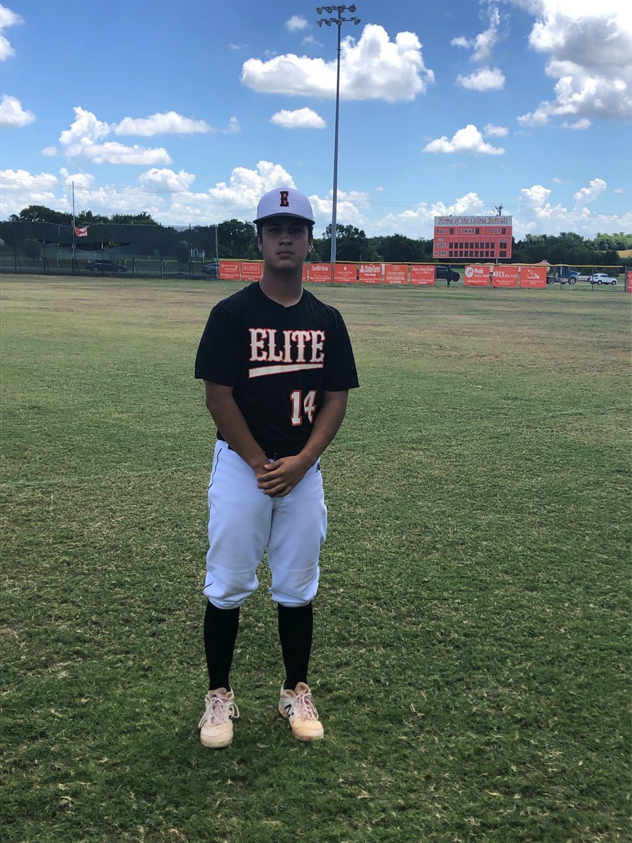 FiveTool's tweet photo. @FiveToolTexas F:@EliteAbaseball Carroll 10, @StixBaseballTX 2023 South Black 2
PoG: @CowleyLandon 3-3, 3B, HR, 2 RBI, 3R
Pitcher: Jacob Saldivar 3.0 IP, 5K, 0H, 0R, BB
Notable: Jack Gallegos 3-3, 2B, RBI, R https://t.co/gg2qpbu6jv