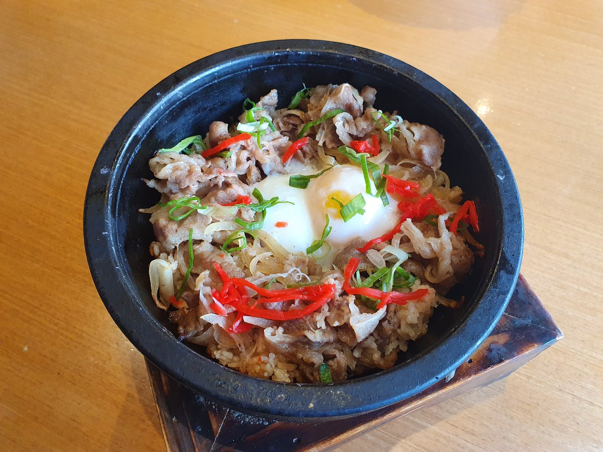 edisonaja's tweet photo. Nah, kita makan di @TokyoBelly. Biasa kalo kesini makan ramen, tapi kemaren nyobain Sukiyaki Beef Donburi dan ternyata enak. https://t.co/YYWFthFq2a