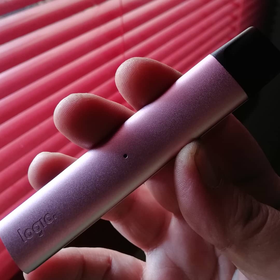 Lizanini1's tweet photo. ✨ LOGIC COMPACT ✨
La batterie de la e-cigarette Logic Compact (Lithium ion 350 mAh 3.7V) se recharge en 74 min.
Sa batterie de 350mAh vous permettra de tenir la journée entière! Logic Compact équivaut à 2 paquets de cigarettes.
@logicvapes_fr
#logiccompact #logicvapes https://t.co/dpVzzYMdft