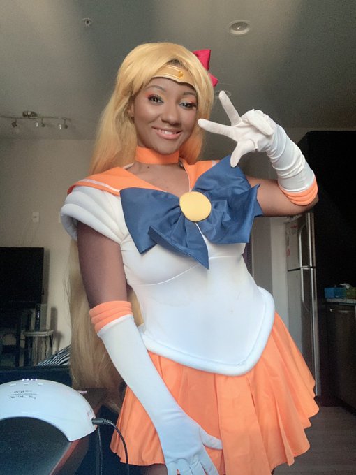 I miss cons a lot but cosplaying at home has been a lot of fun lately! IG: sailormaecosplay #CosplayersUnder1k<a href="/tag/blackcosplayer"class="tags"><span>#blackcosplayer</span></a><a href="/tag/cosplayersunder1k"class="tags"><span>#cosplayersunder1k</span></a><a href="/tag/cosplayer"class="tags"><span>#cosplayer</span></a>
