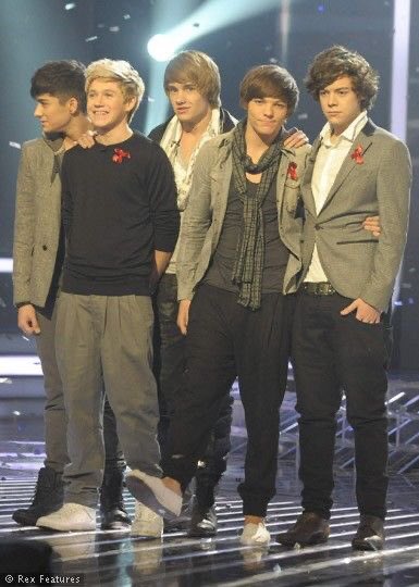 temporaryix's tweet image. gracias por acompañarme en una parte importante en mi vida , mi infancia , son realmente personas maravillosas, los amo         #10YearsOfOneDirection