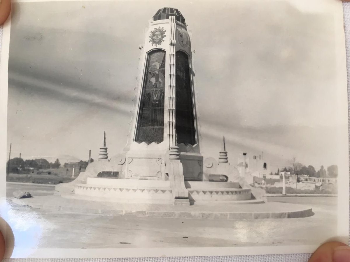 BJAlcaldia's tweet photo. Recuperamos la “Fuente de Sevilla”, patrimonio arquitectónico de nuestra alcaldía que data de la década de los años 20, en la colonia Insurgentes Mixcoac. Después de 50 años sin mantenimiento volverá a lucir sus vitrales y materiales originales restaurados. https://t.co/lwJYHvCKnq
