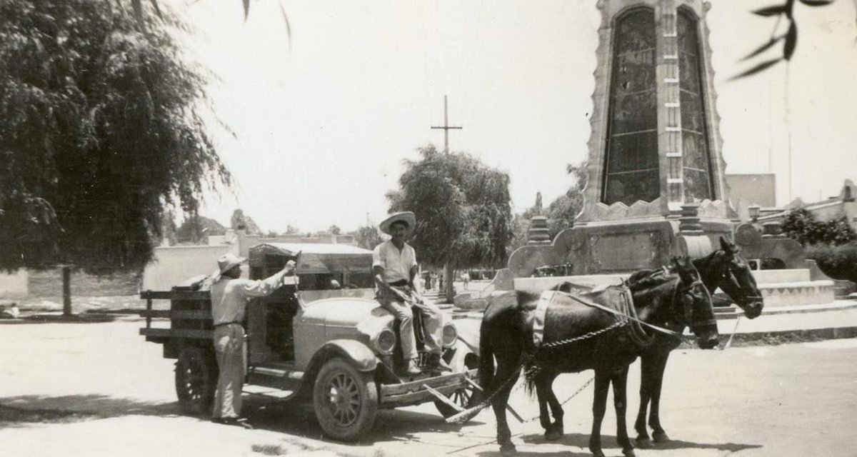 BJAlcaldia's tweet photo. Recuperamos la “Fuente de Sevilla”, patrimonio arquitectónico de nuestra alcaldía que data de la década de los años 20, en la colonia Insurgentes Mixcoac. Después de 50 años sin mantenimiento volverá a lucir sus vitrales y materiales originales restaurados. https://t.co/lwJYHvCKnq