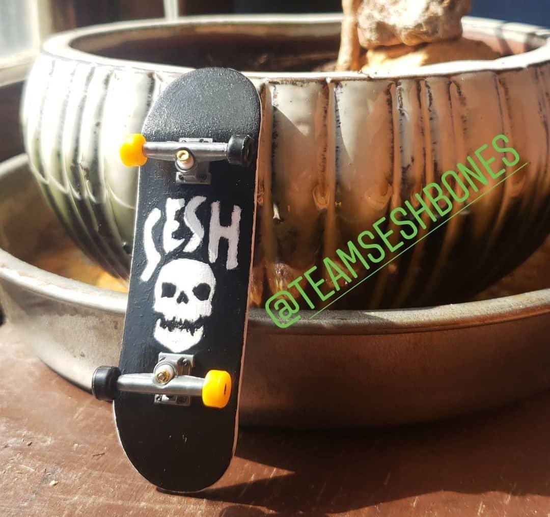 longhairedboy_'s tweet photo. @TeamSESH my friends made this for me for my bday! https://t.co/psk2YuhYKE