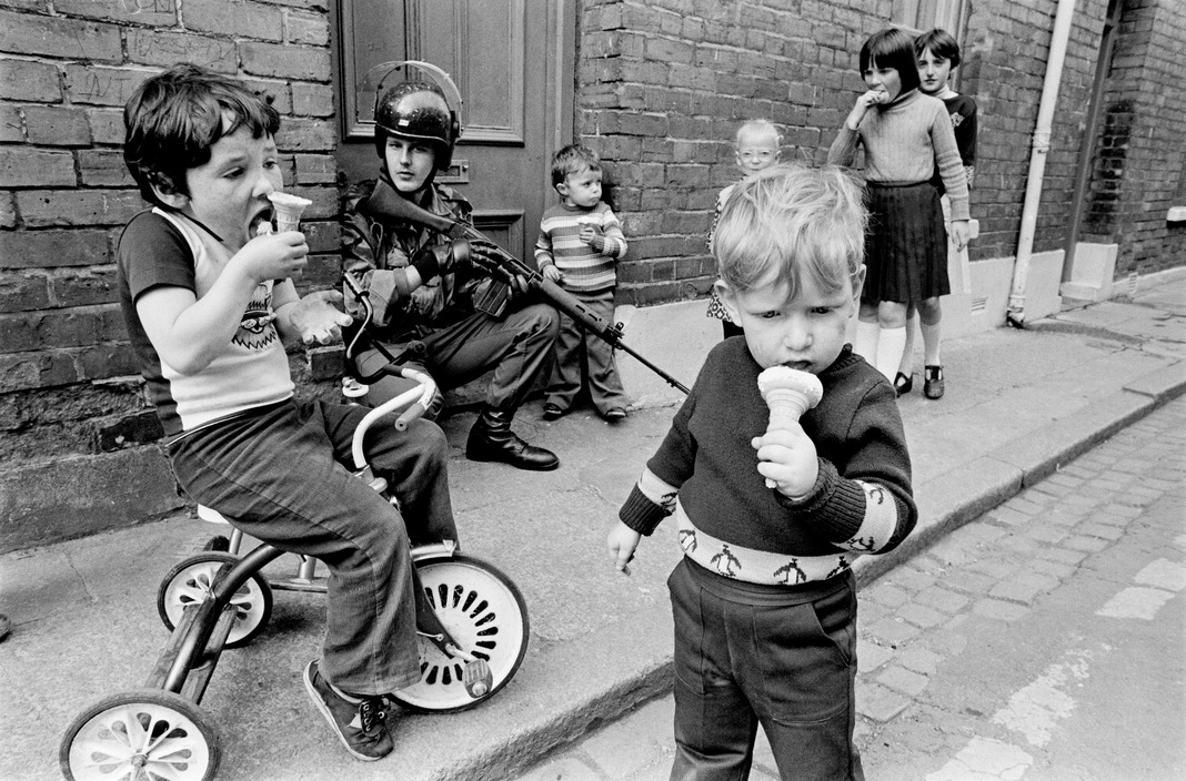 The Art of Album Covers. .Derry, Northern Ireland, 1979.Photo Peter Marlow.Used by The Passage on“Troops Out”, released 1981.H/T  @clevelandbeyond