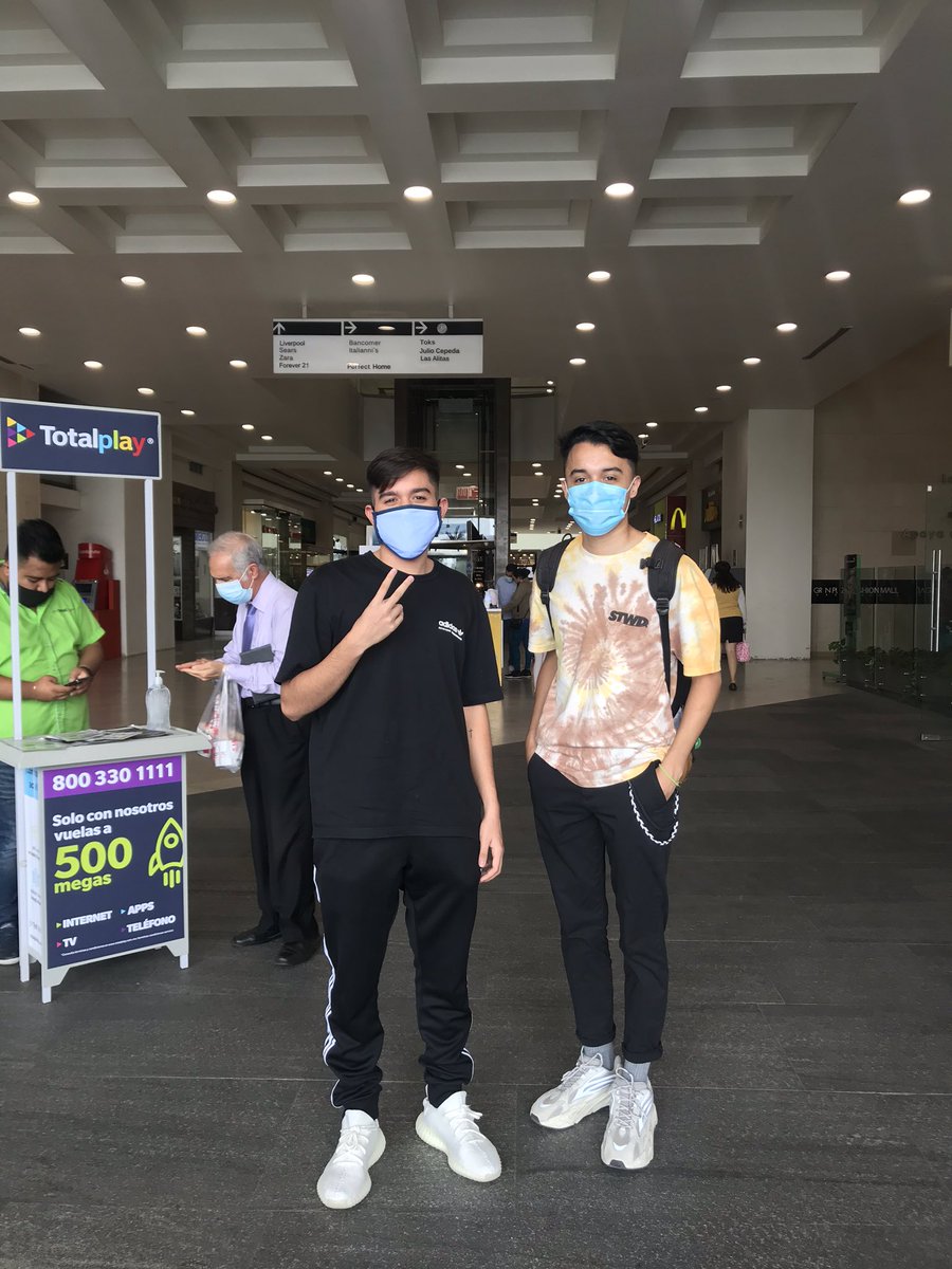 El que me encuentro jaja <a href="/Gxdzito/">luis</a>