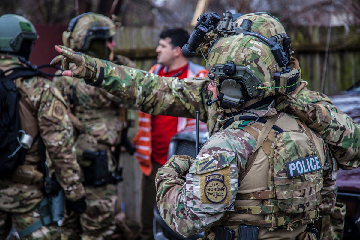 The scenes in Portland are incredibly dystopian. Faceless agents attacking protesters, grabbing people off the street & throwing them in vans. The agency carrying all this out? Border Patrol. And that’s not a coincidence. A brief history thread: (content warning | violence)