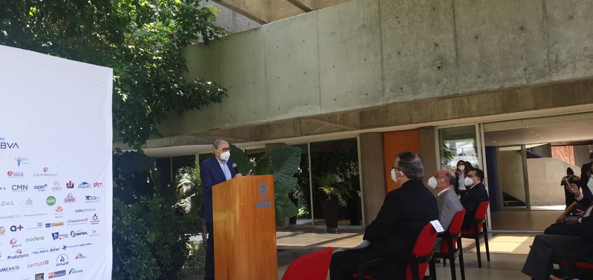 FUNSALUDMX's tweet photo. También nos acompaña el Dr. David Kershenobich Stalnikowitz Director General del @incmnszmx 

https://t.co/yEAgh2BoLW @JuntosSaludMX https://t.co/AhhpeyJbFt
